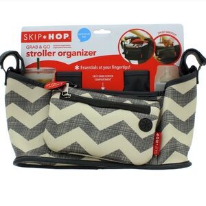 Skip Hop grab&go baby stroller organizer zippered purse cell phone grey chevron